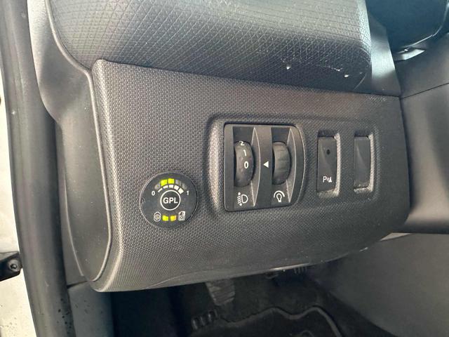 RENAULT Clio usata, con Fari LED