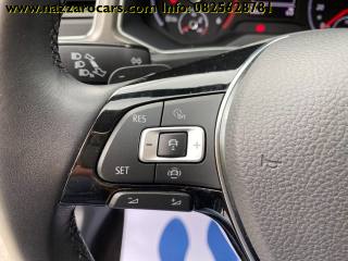 VOLKSWAGEN T-Roc usata, con Leve al volante