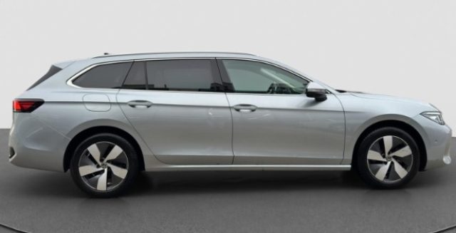 VOLKSWAGEN Passat usata, con Boardcomputer