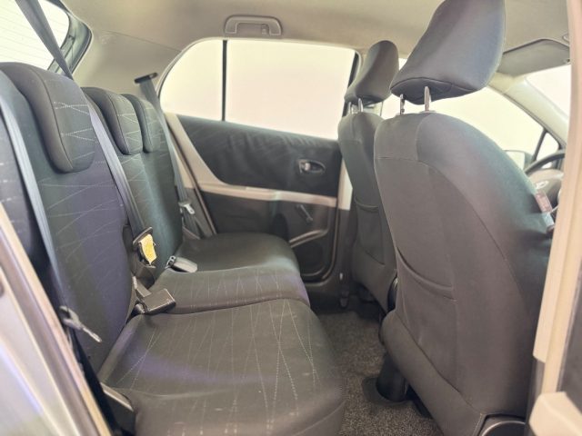 TOYOTA Yaris usata 4