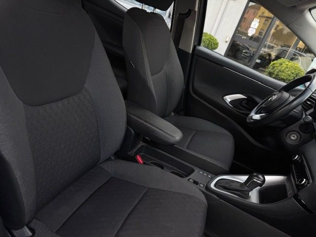 TOYOTA Yaris usata, con Bracciolo