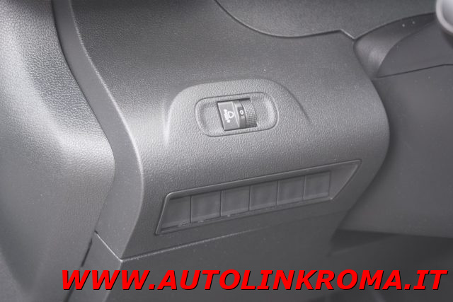 PEUGEOT Partner usata, con Autoradio digitale