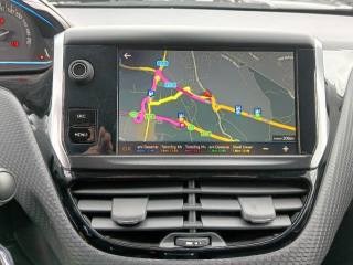 PEUGEOT 2008 usata, con Sistema di navigazione
