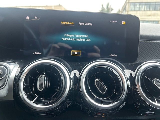 MERCEDES-BENZ GLB 200 usata, con Cruise Control