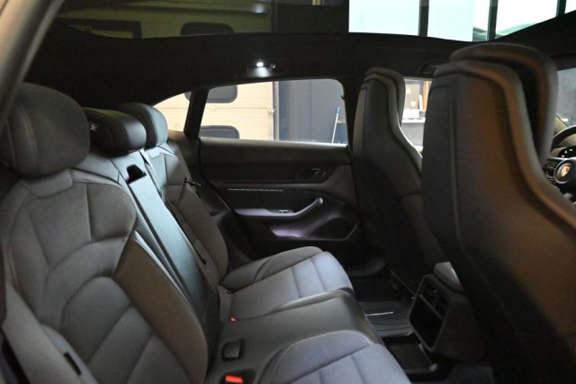 PORSCHE Taycan usata 118