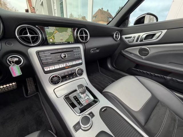 MERCEDES-BENZ SLC 300 usata, con Portellone posteriore elettrico