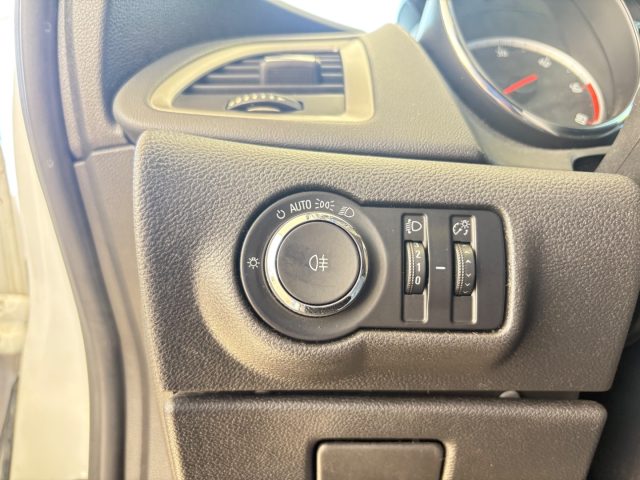 OPEL Astra usata, con Monitoraggio pressione pneumatici