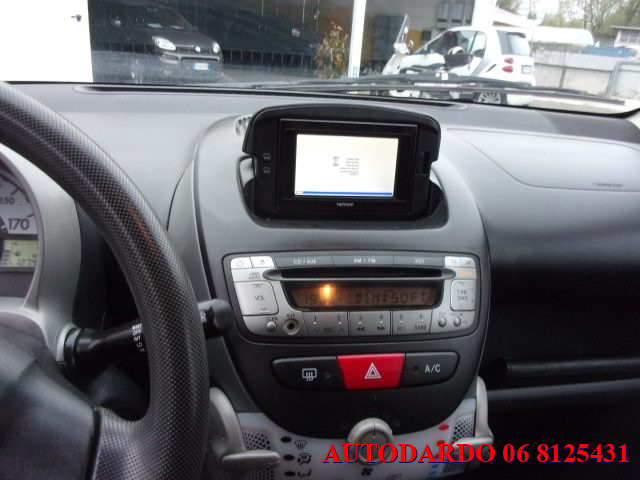 TOYOTA Aygo usata 12
