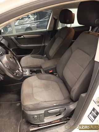VOLKSWAGEN Passat Variant usata 21