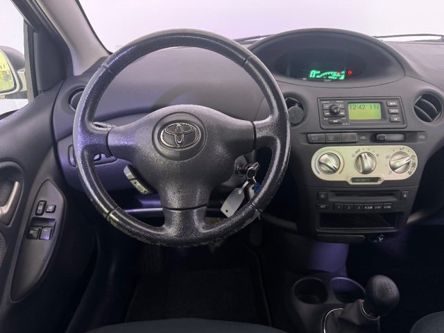 TOYOTA Yaris usata 5
