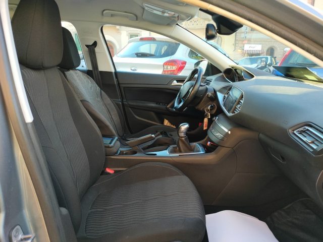 PEUGEOT 308 usata, con Touch screen