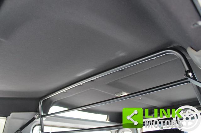 LAND ROVER Defender usata 8