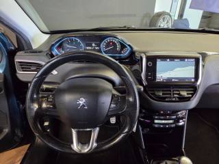 PEUGEOT 2008 usata, con Sensori di parcheggio posteriori