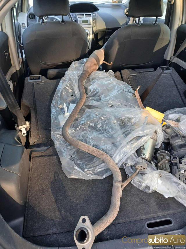 TOYOTA Yaris usata, con Sedile posteriore sdoppiato