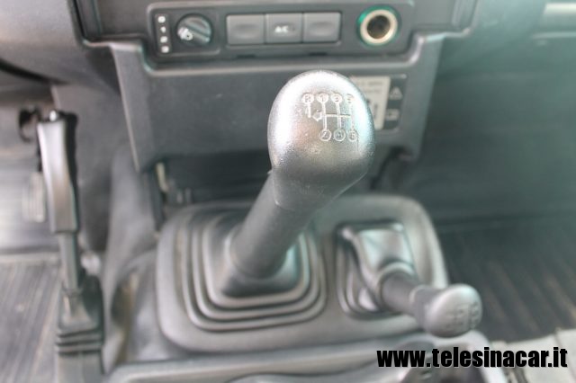 LAND ROVER Defender usata 12
