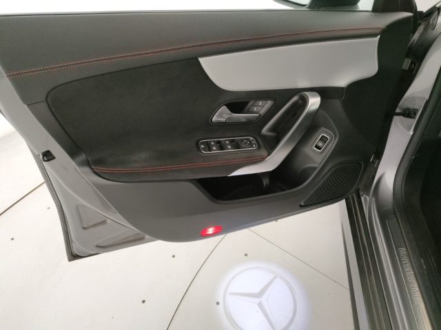 MERCEDES-BENZ CLA 180 usata, con Portellone posteriore elettrico