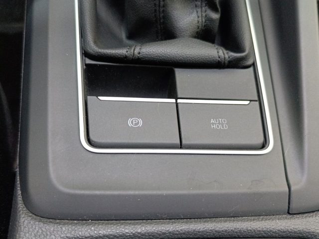 VOLKSWAGEN Golf usata, con Sensori di parcheggio posteriori