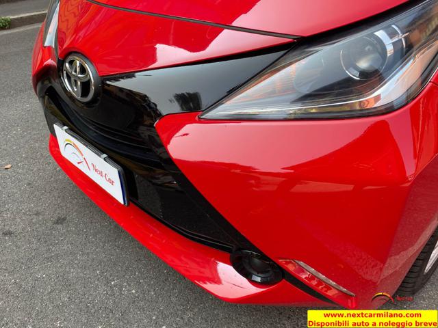 TOYOTA Aygo usata, con Specchietto retrovisore con funzione antiabbagliamento