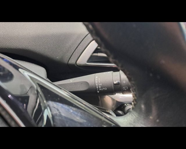 PEUGEOT 3008 usata, con Sedile posteriore sdoppiato