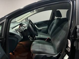 FORD Fiesta usata, con Autoradio