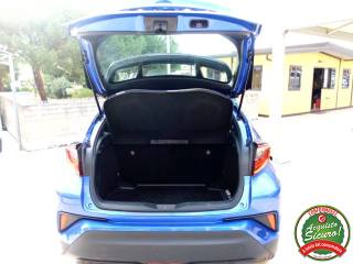 TOYOTA C-HR usata, con Sensori di parcheggio posteriori