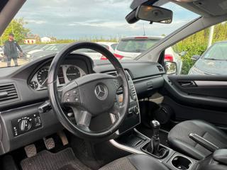 MERCEDES-BENZ B 180 usata, con Cronologia tagliandi