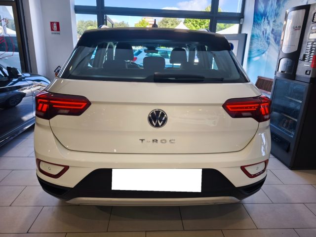 VOLKSWAGEN T-Roc usata, con Autoradio