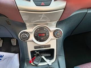 FORD Fiesta usata, con Autoradio