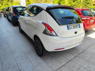 LANCIA Ypsilon usata, con Autoradio