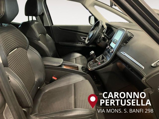 RENAULT Grand Scenic usata, con Park Distance Control