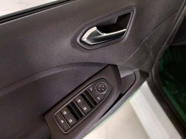 RENAULT Clio usata, con USB