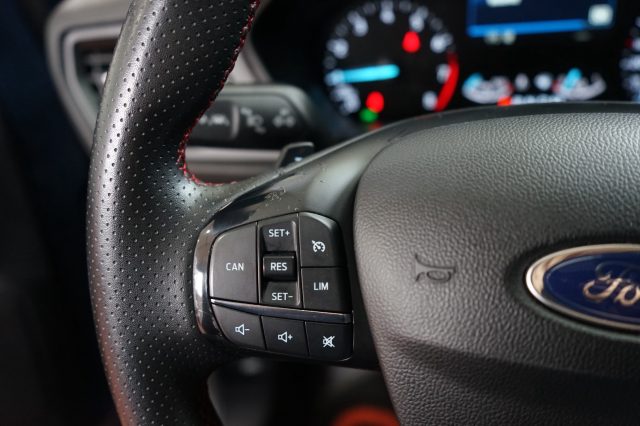 FORD Focus usata, con Sensori di parcheggio anteriori