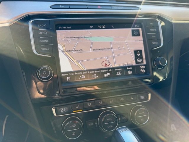 VOLKSWAGEN Passat usata, con Interni in pelle