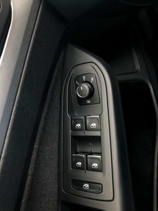 VOLKSWAGEN Golf usata, con Sedile posteriore sdoppiato