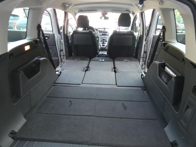 PEUGEOT 5008 usata, con Marmitta catalitica