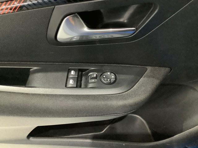PEUGEOT 208 usata, con Frenata d