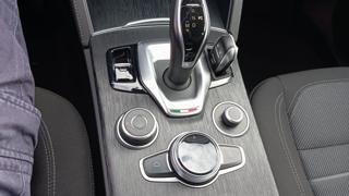 ALFA ROMEO Stelvio usata, con Specchietti laterali elettrici