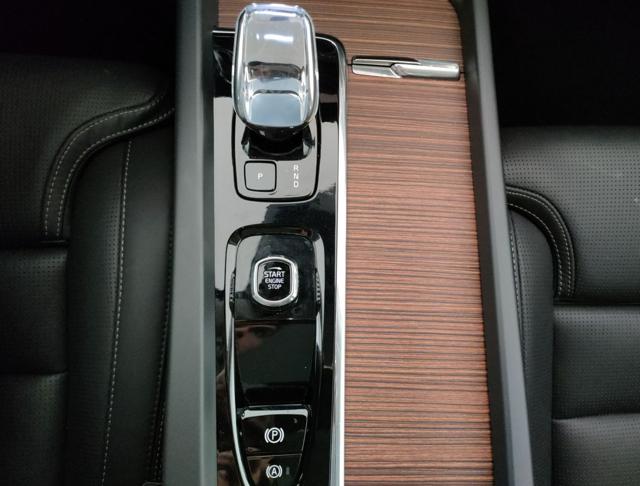 VOLVO XC60 usata, con Sedile posteriore sdoppiato