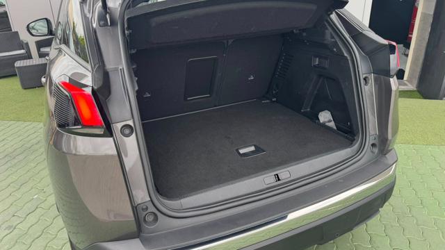 PEUGEOT 3008 usata, con Sedile posteriore sdoppiato