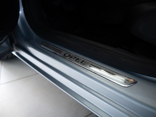 OPEL Astra usata, con Luci diurne LED