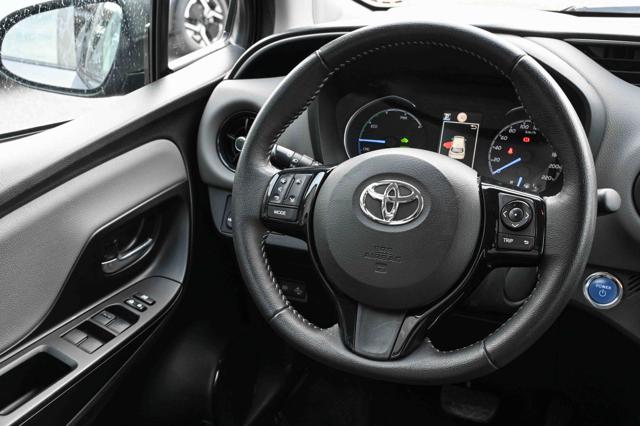 TOYOTA Yaris usata, con Bracciolo