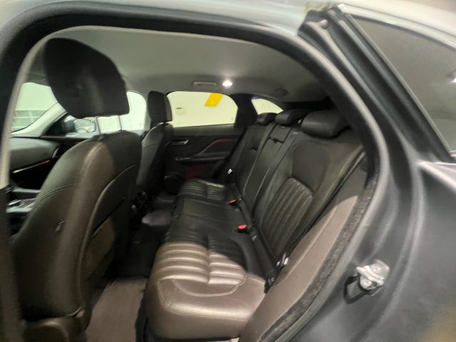 JAGUAR F-Pace usata, con Fari Xenon