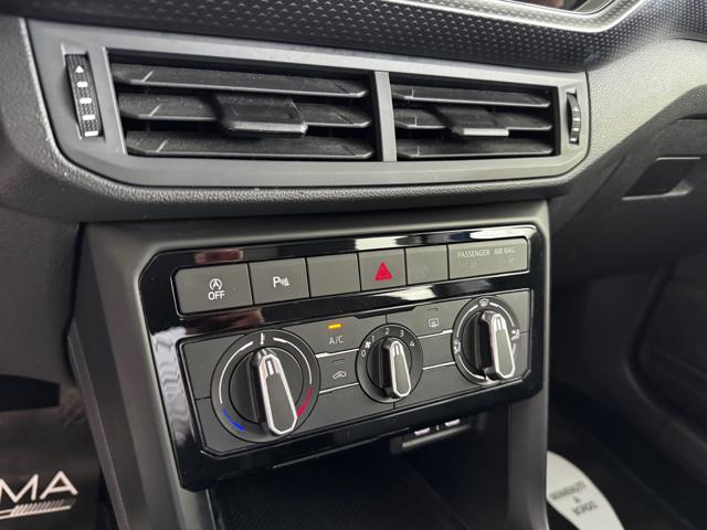 VOLKSWAGEN T-Cross usata, con USB