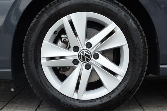 VOLKSWAGEN Golf usata, con Freno di stazionamento elettrico