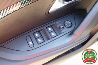 PEUGEOT 2008 usata, con Volante in pelle