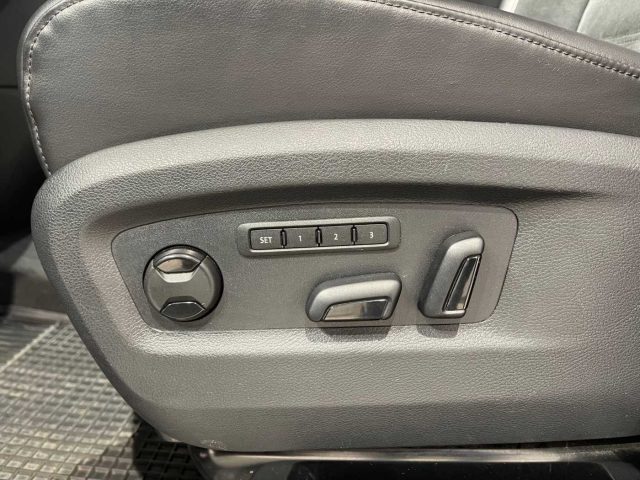 VOLKSWAGEN Multivan usata 27