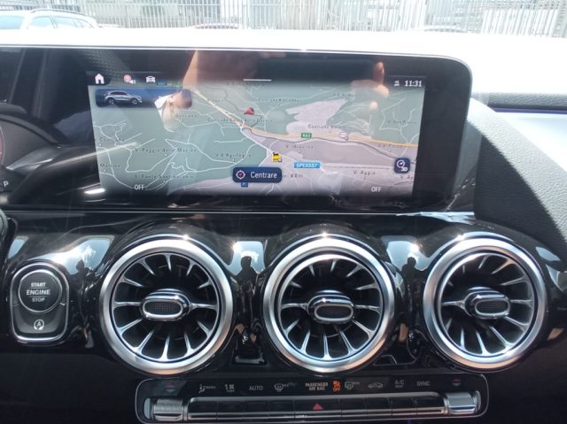 MERCEDES-BENZ GLA 200 usata, con Leve al volante