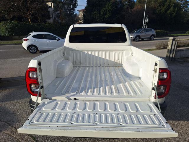 TOYOTA Hilux usata, con Bluetooth