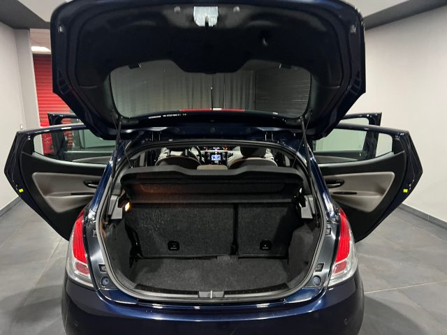 LANCIA Ypsilon usata, con Controllo trazione