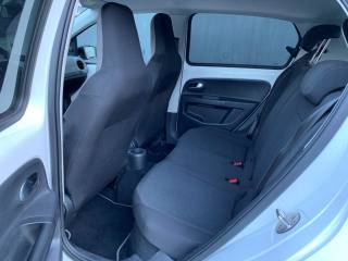 VOLKSWAGEN e-up! usata, con Autoradio